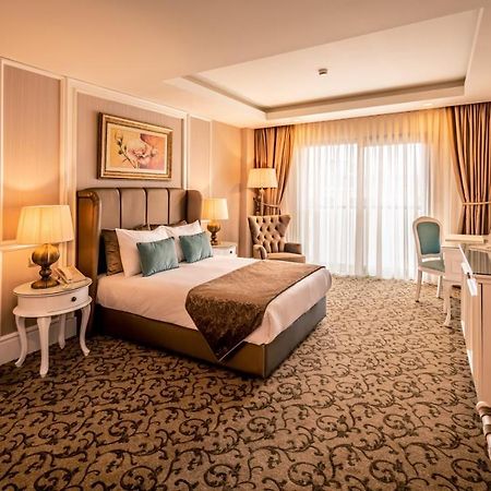 Vuni Palace Premium Hotel & Spa & Casino Beachfront Location ! ไคริเนีย ภายนอก รูปภาพ