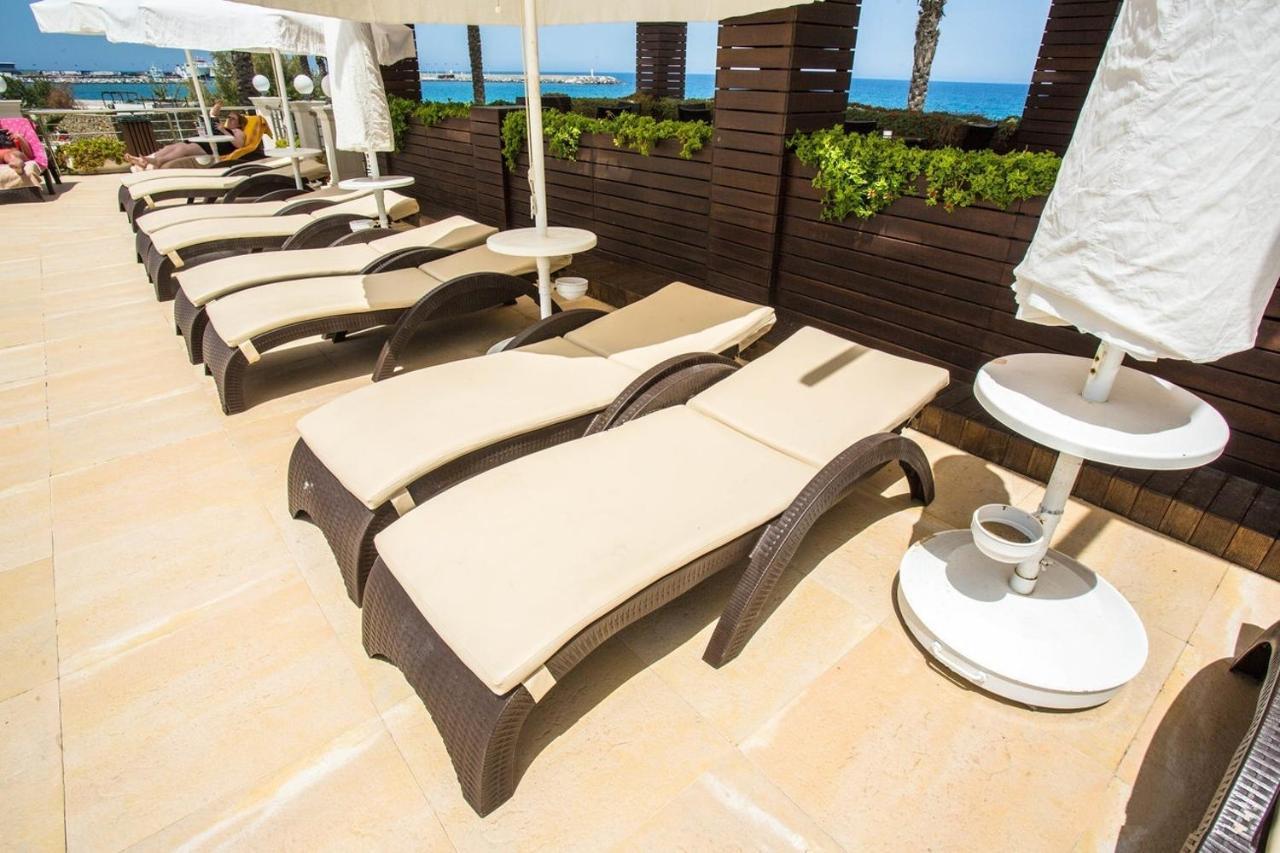 Vuni Palace Premium Hotel & Spa & Casino Beachfront Location ! ไคริเนีย ภายนอก รูปภาพ