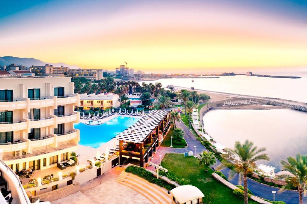 Vuni Palace Premium Hotel & Spa & Casino Beachfront Location ! ไคริเนีย ภายนอก รูปภาพ
