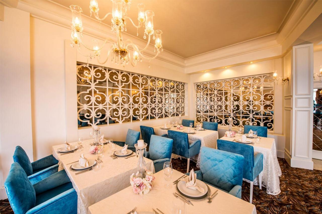 Vuni Palace Premium Hotel & Spa & Casino Beachfront Location ! ไคริเนีย ภายนอก รูปภาพ
