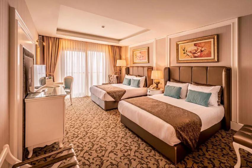 Vuni Palace Premium Hotel & Spa & Casino Beachfront Location ! ไคริเนีย ภายนอก รูปภาพ