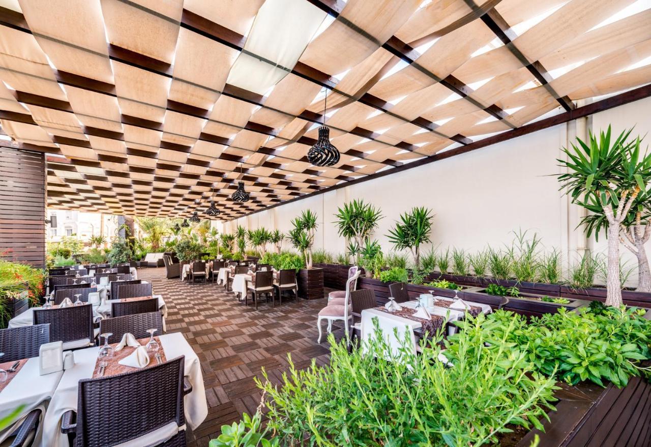 Vuni Palace Premium Hotel & Spa & Casino Beachfront Location ! ไคริเนีย ภายนอก รูปภาพ