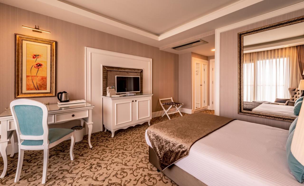 Vuni Palace Premium Hotel & Spa & Casino Beachfront Location ! ไคริเนีย ภายนอก รูปภาพ
